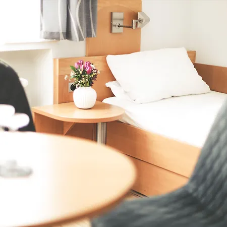 Hotel & Wagner 2*