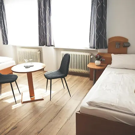 Hotel & Wagner 2*