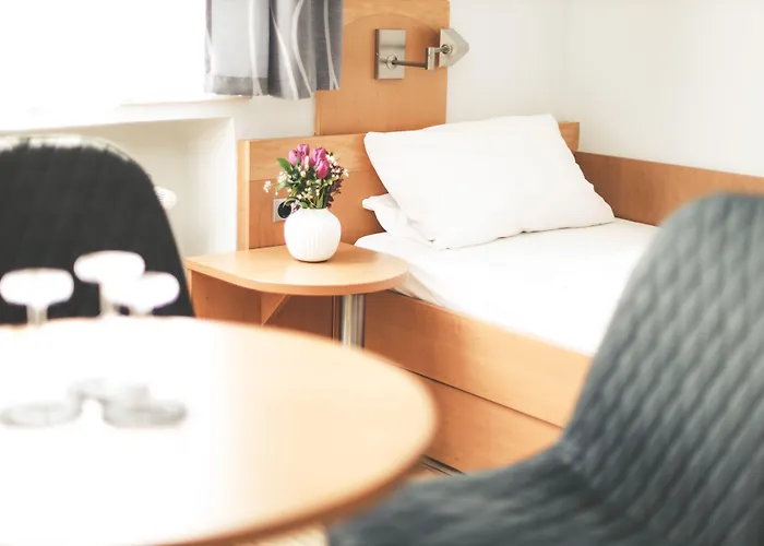 Hotel & Wagner 2*